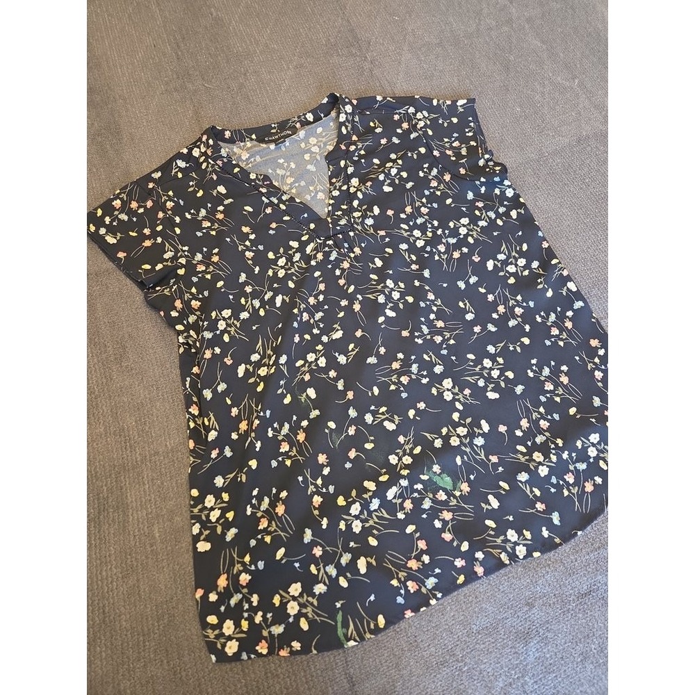 41 Hawthorn Floral V-Neck Blouse Womens Medium Navy Blue Short Sleeve Top Stitch